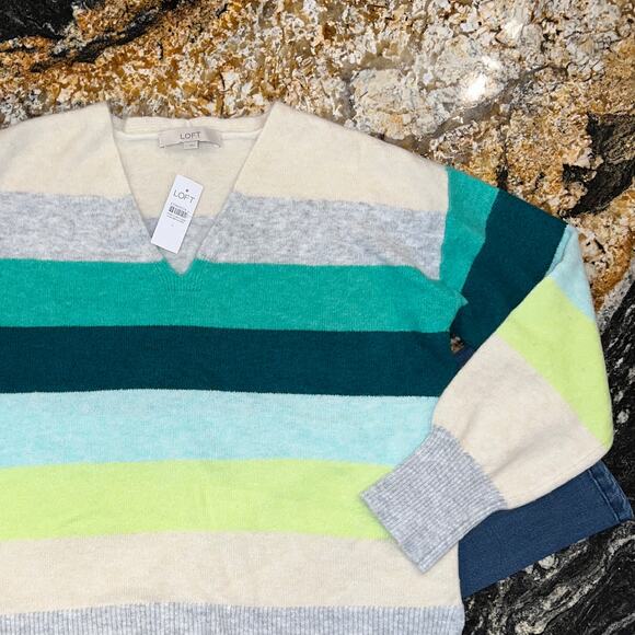NWT LOFT Green, Grey & Ivory Striped Relaxed V-Neck Sweater - SIZE LARGE - Picture 3 of 6